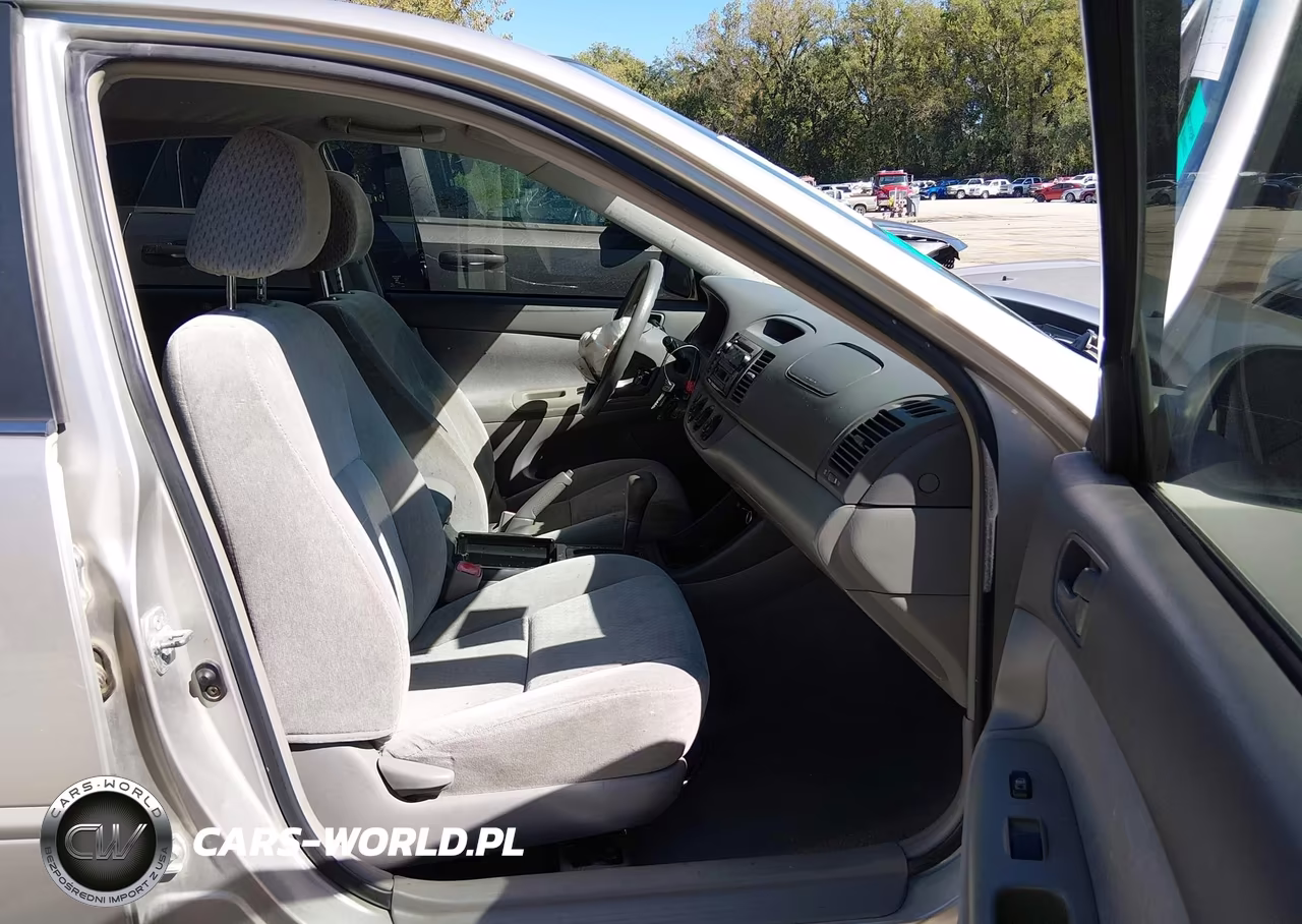 2004 Toyota Camry Le VIN:4T1BE32K24U850152 - 5