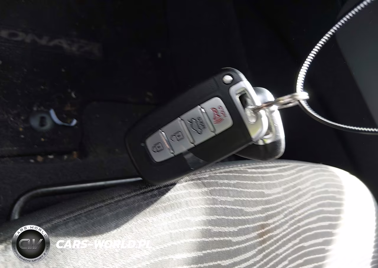 2015 Hyundai Sonata Hybrid VIN:KMHEC4A41FA134357 - 11