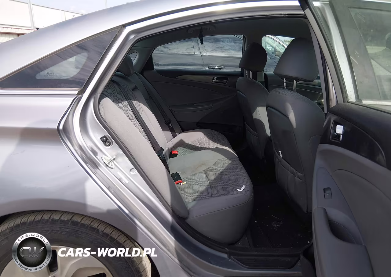 2015 Hyundai Sonata Hybrid VIN:KMHEC4A41FA134357 - 8