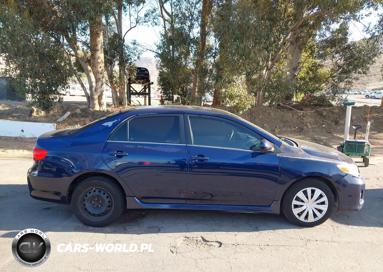 2013 Toyota Corolla Le VIN:5YFBU4EE9DP091600 - 13