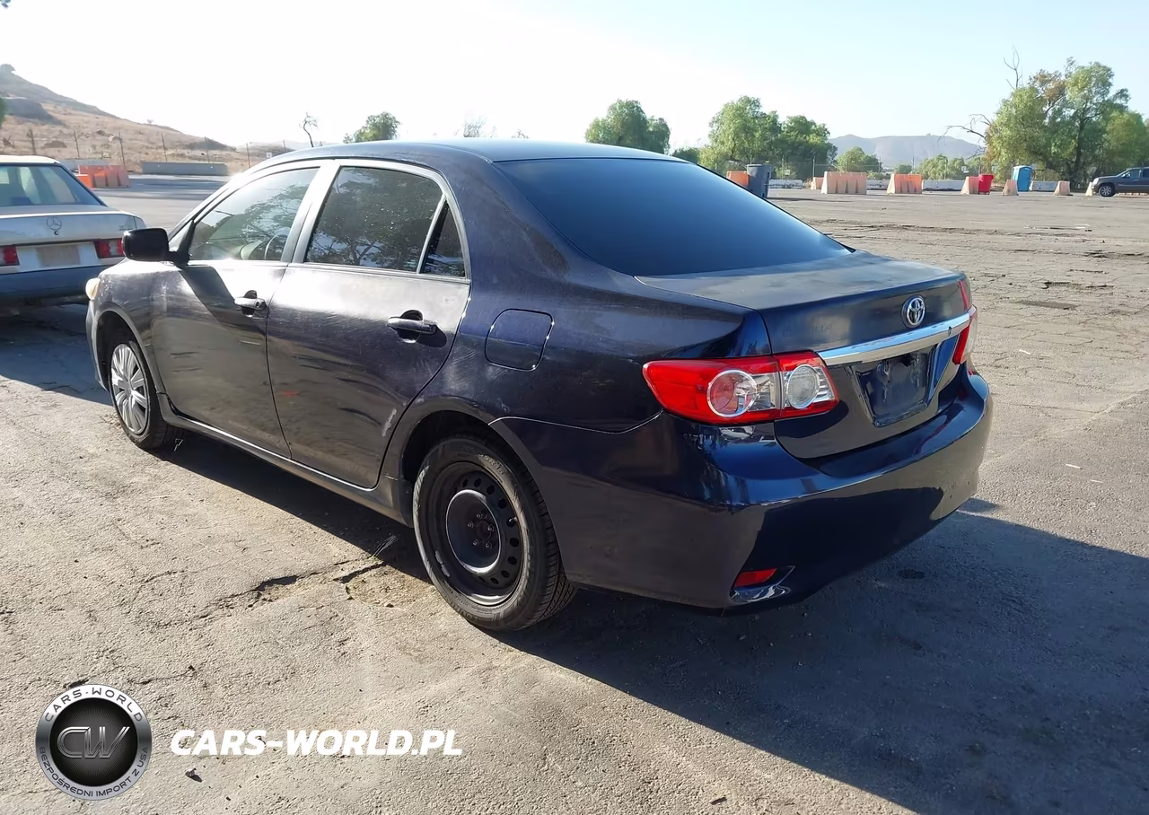 2013 Toyota Corolla Le VIN:5YFBU4EE9DP091600 - 3