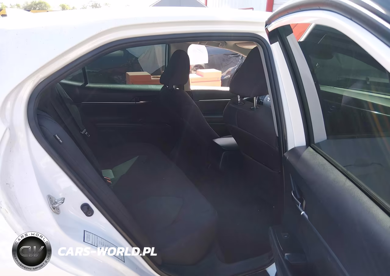 2020 Toyota Camry Le VIN:4T1C11AK9LU333225 - 8