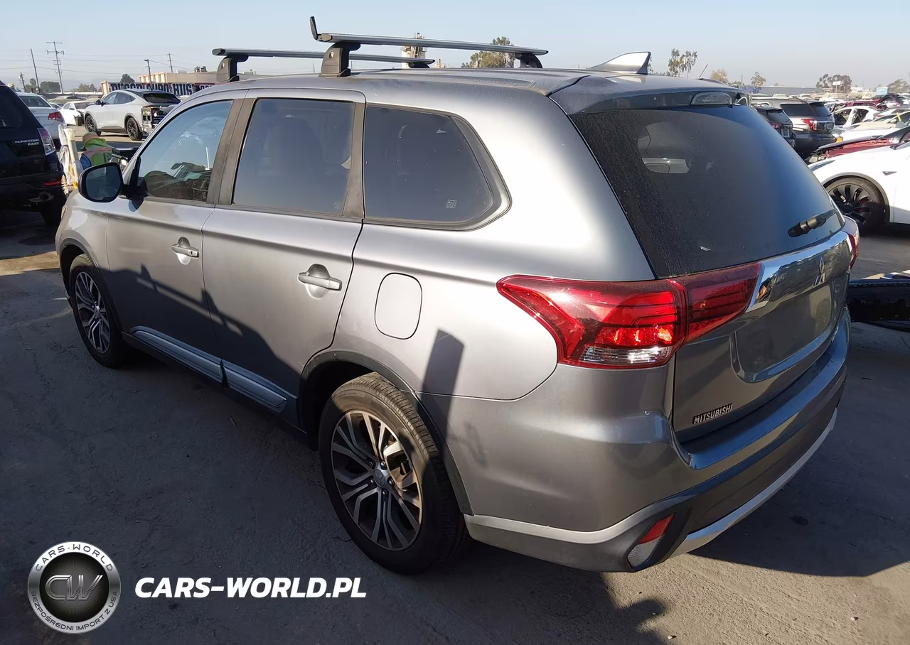 2018 Mitsubishi Outlander Es VIN:JA4AD2A37JZ005412 - 3