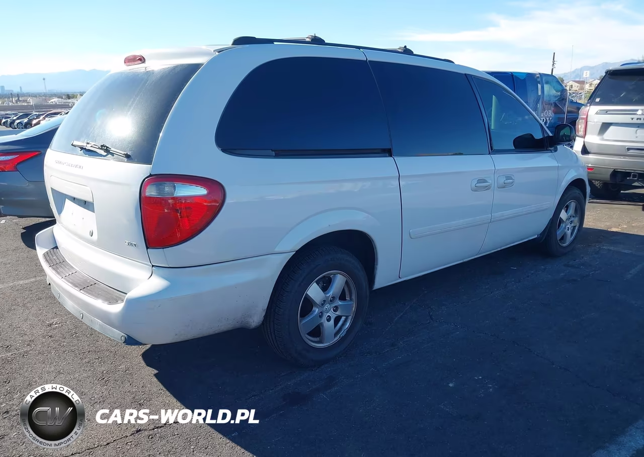 2005 Dodge Grand Caravan Sxt VIN:2D4GP44L45R240478 - 4