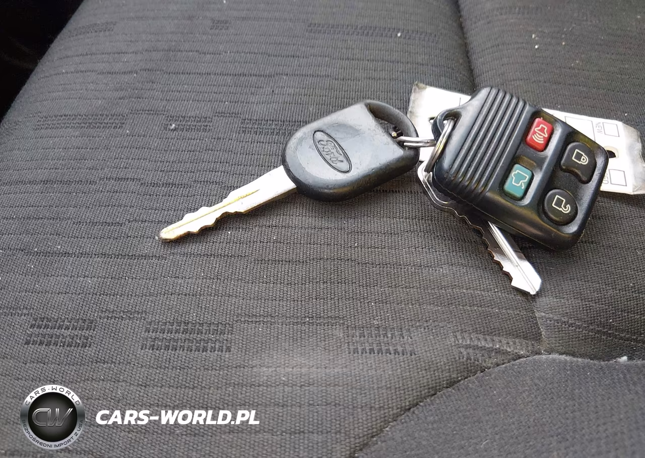 2010 Ford Focus Se VIN:1FAHP3FN0AW240205 - 11