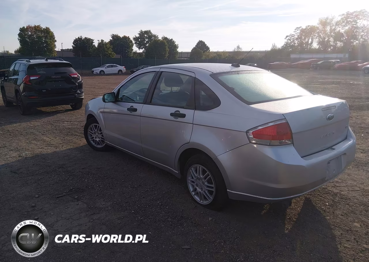 2010 Ford Focus Se VIN:1FAHP3FN0AW240205 - 3