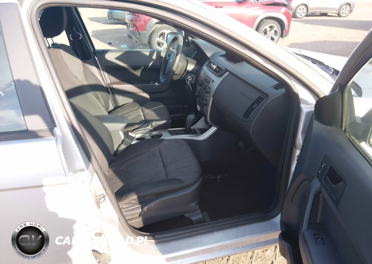 2010 Ford Focus Se VIN:1FAHP3FN0AW240205 - 5