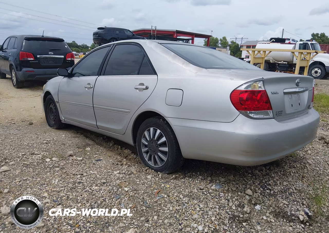 2005 Toyota Camry Std VIN:4T1BE32K25U592135 - 3