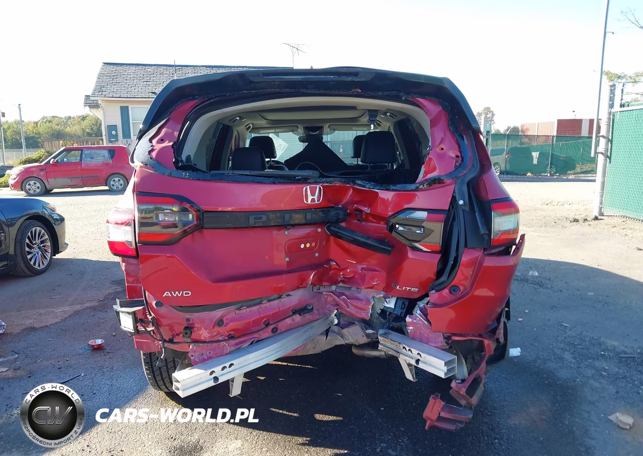 2025 Honda Pilot Elite VIN:5FNYG1H8XSB020159 - 17