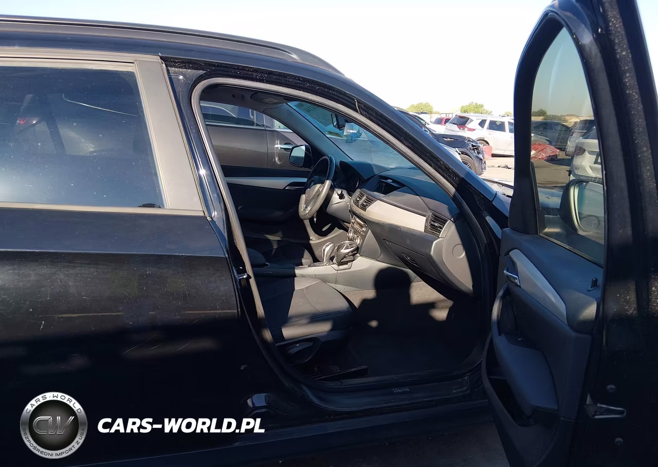 2014 BMW X1 xDrive28I VIN:WBAVL1C51EVY22274 - 5