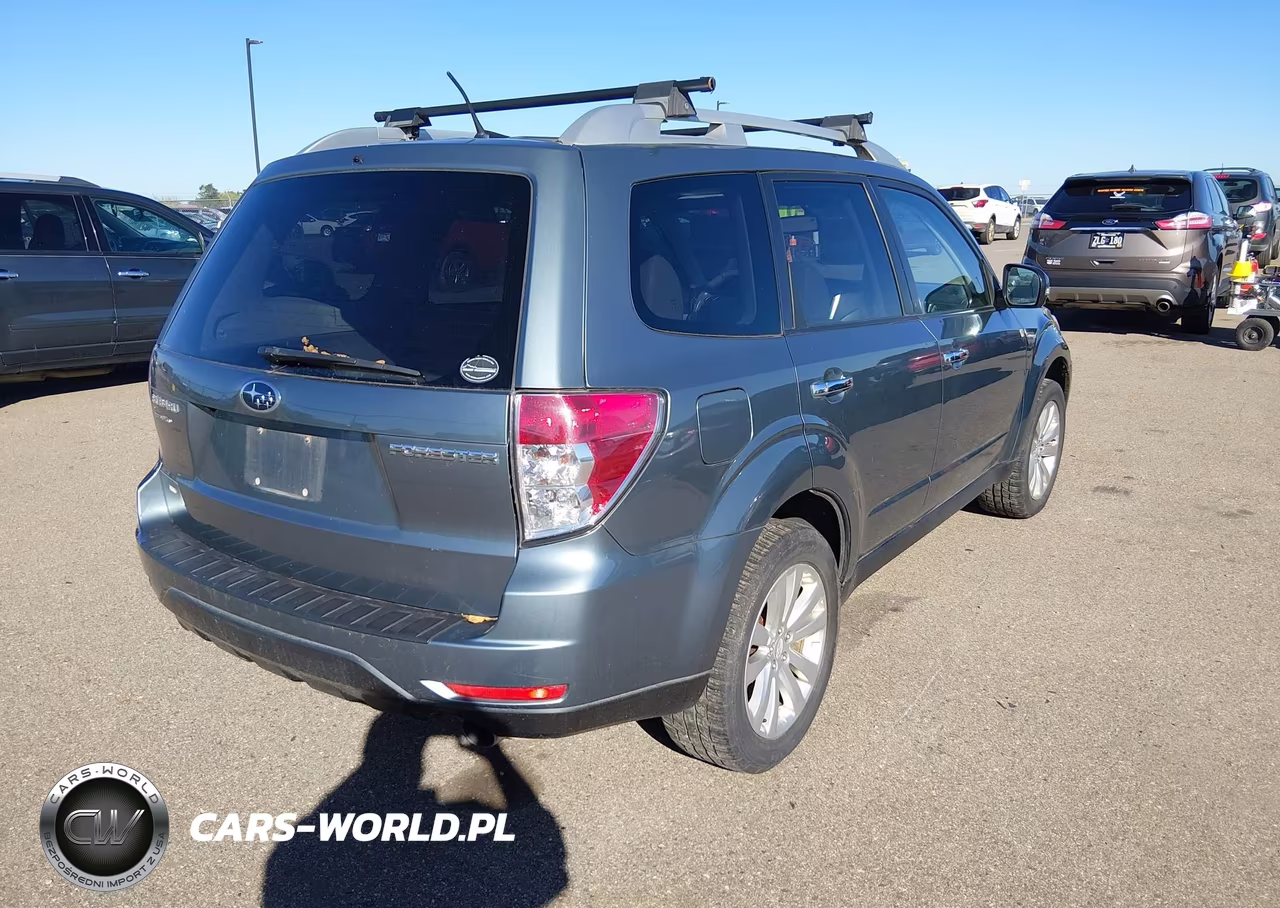 2011 Subaru Forester Touring VIN:JF2SHBGC7BH707972 - 4