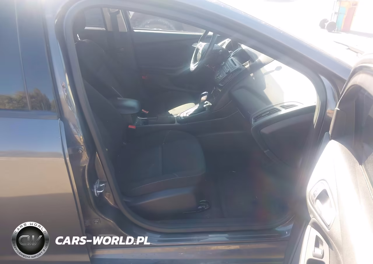 2015 Ford Focus Se VIN:1FADP3F27FL348429 - 5