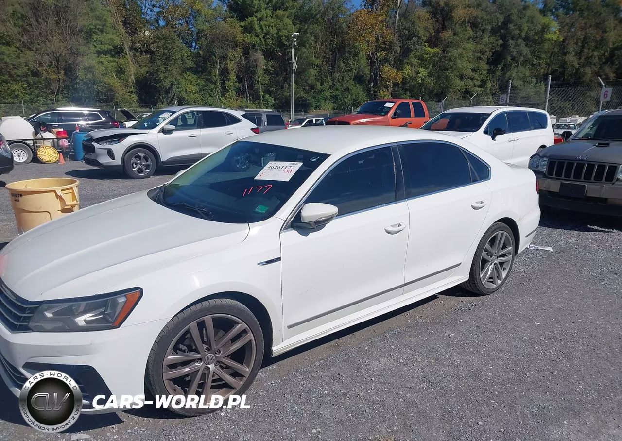 2017 Volkswagen Passat 1.8T R-Line VIN:1VWDT7A38HC066183 - 2