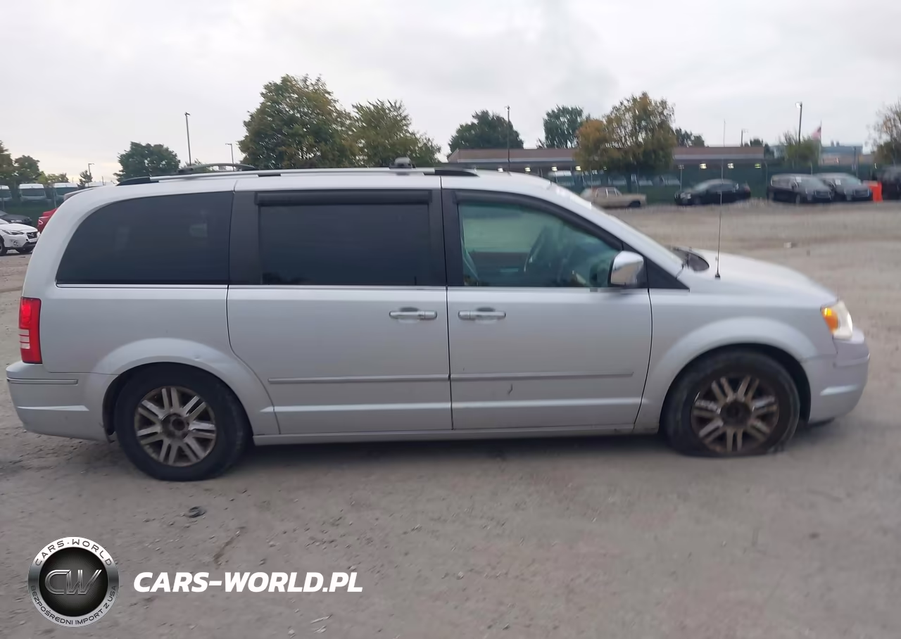2010 Chrysler Town & Country Limited VIN:2A4RR6DX4AR136172 - 13