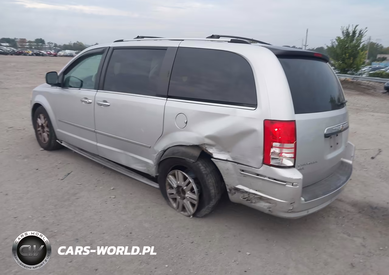 2010 Chrysler Town & Country Limited VIN:2A4RR6DX4AR136172 - 3