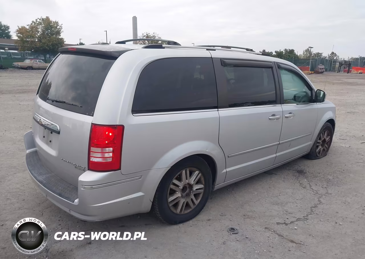 2010 Chrysler Town & Country Limited VIN:2A4RR6DX4AR136172 - 4