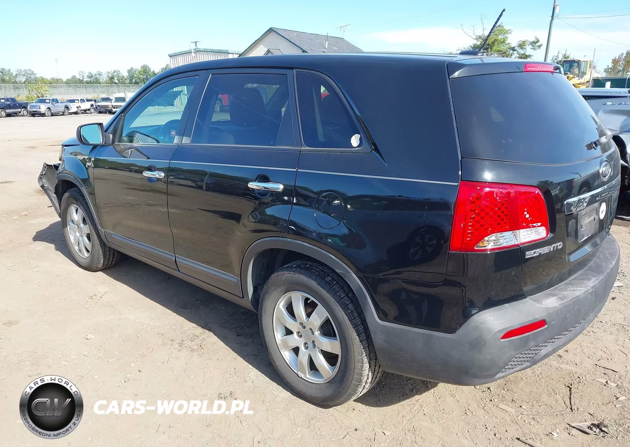 2011 Kia Sorento VIN:5XYKT3A17BG018419 - 3