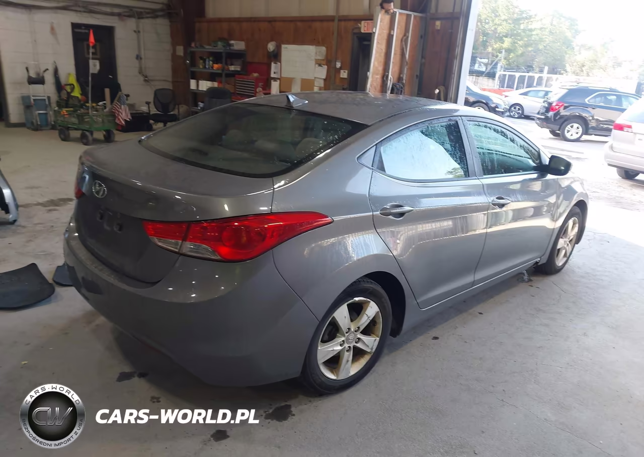 2011 Hyundai Elantra Gls VIN:5NPDH4AE4BH055794 - 4