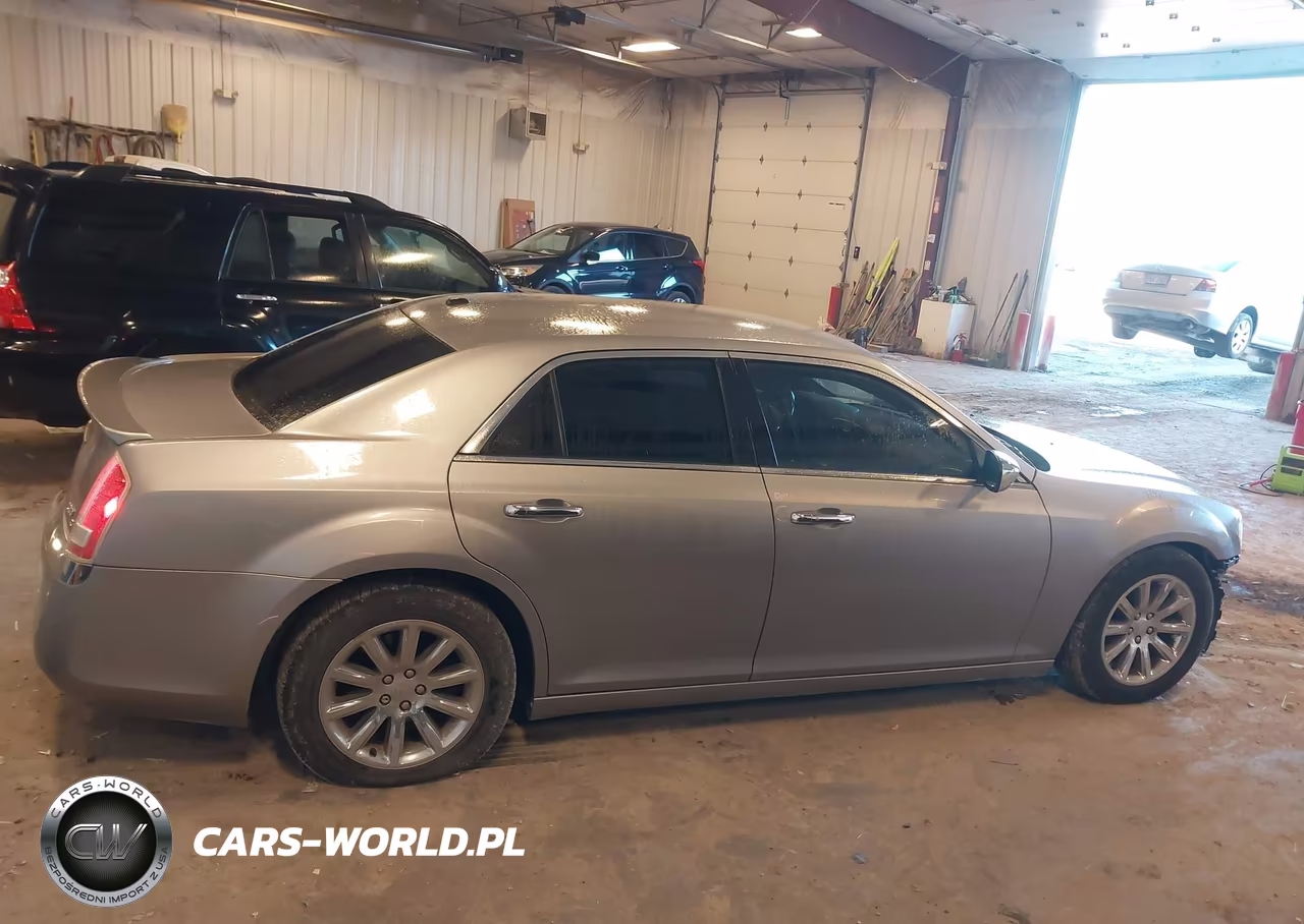 2014 Chrysler 300C VIN:2C3CCAET6EH117960 - 13