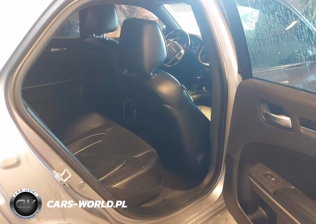 2014 Chrysler 300C VIN:2C3CCAET6EH117960 - 8