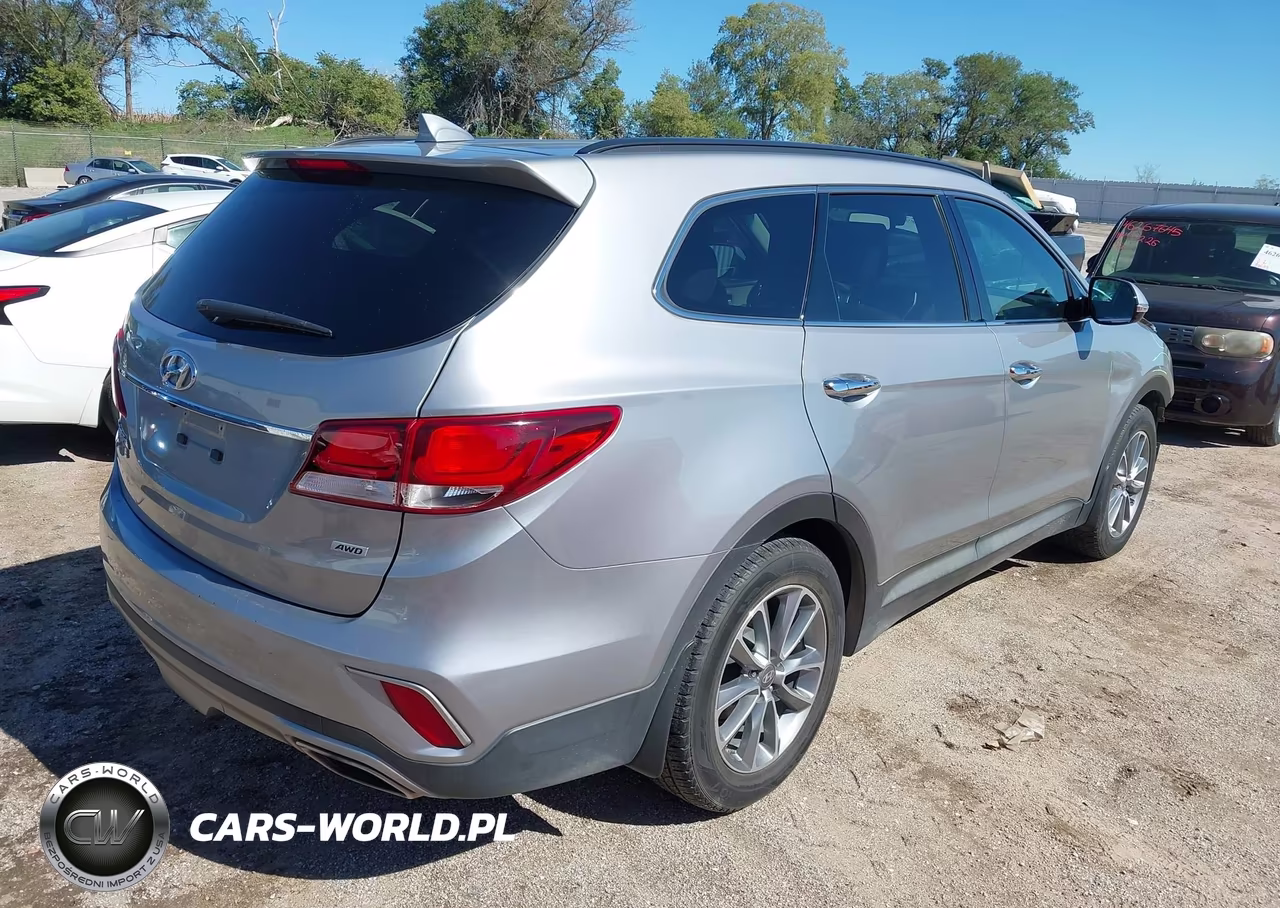 2017 Hyundai Santa Fe Se VIN:KM8SNDHFXHU253403 - 4