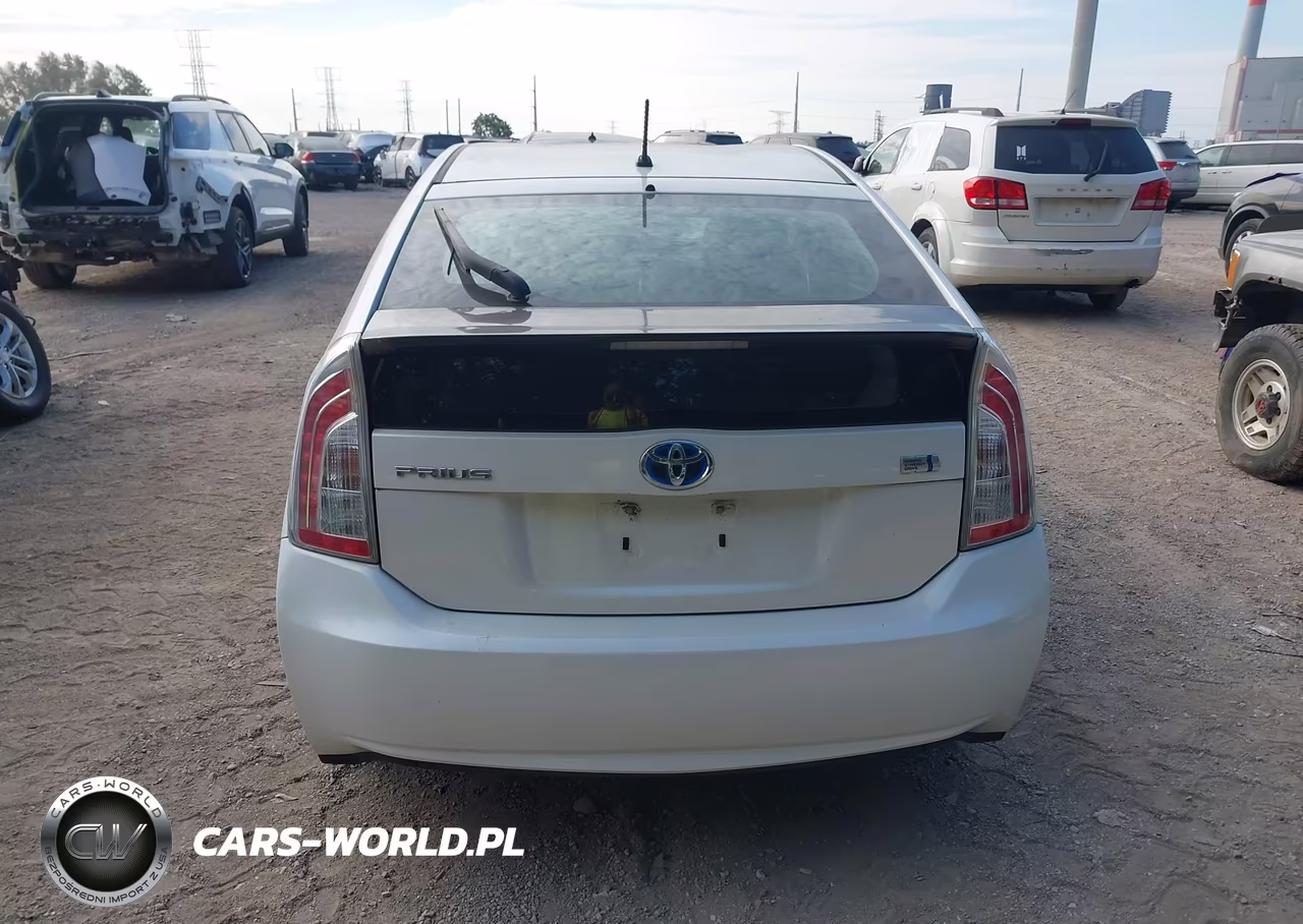 2014 Toyota Prius Two VIN:JTDKN3DU9E1773706 - 16