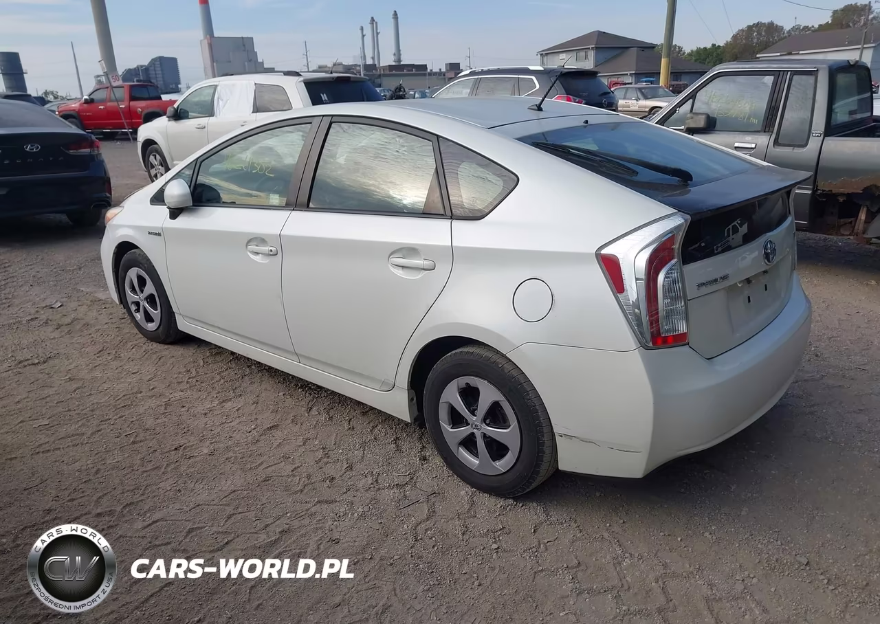 2014 Toyota Prius Two VIN:JTDKN3DU9E1773706 - 3