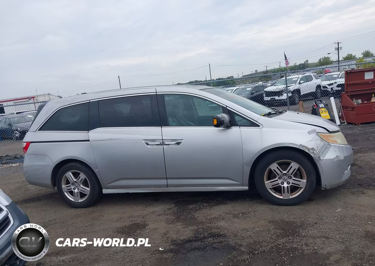 2011 Honda Odyssey Touring-Touring Elite VIN:5FNRL5H96BB025679 - 13