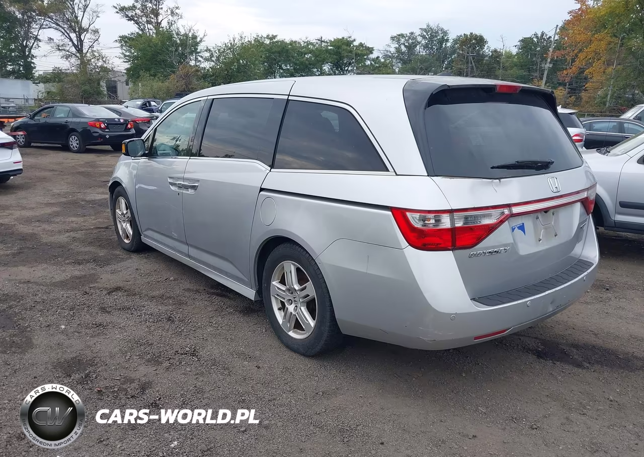 2011 Honda Odyssey Touring-Touring Elite VIN:5FNRL5H96BB025679 - 3