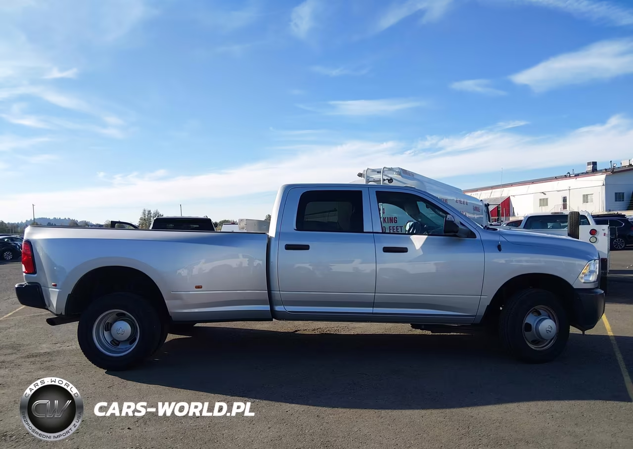 2018 Ram 3500 Tradesman 4X2 8' Box VIN:3C63RPGJ0JG410036 - 13