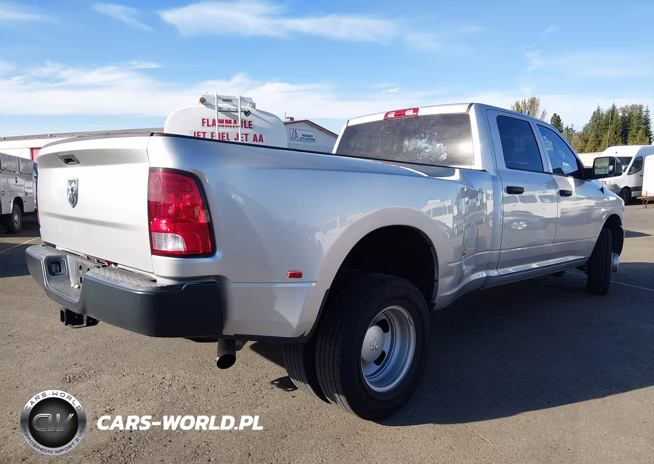 2018 Ram 3500 Tradesman 4X2 8' Box VIN:3C63RPGJ0JG410036 - 4