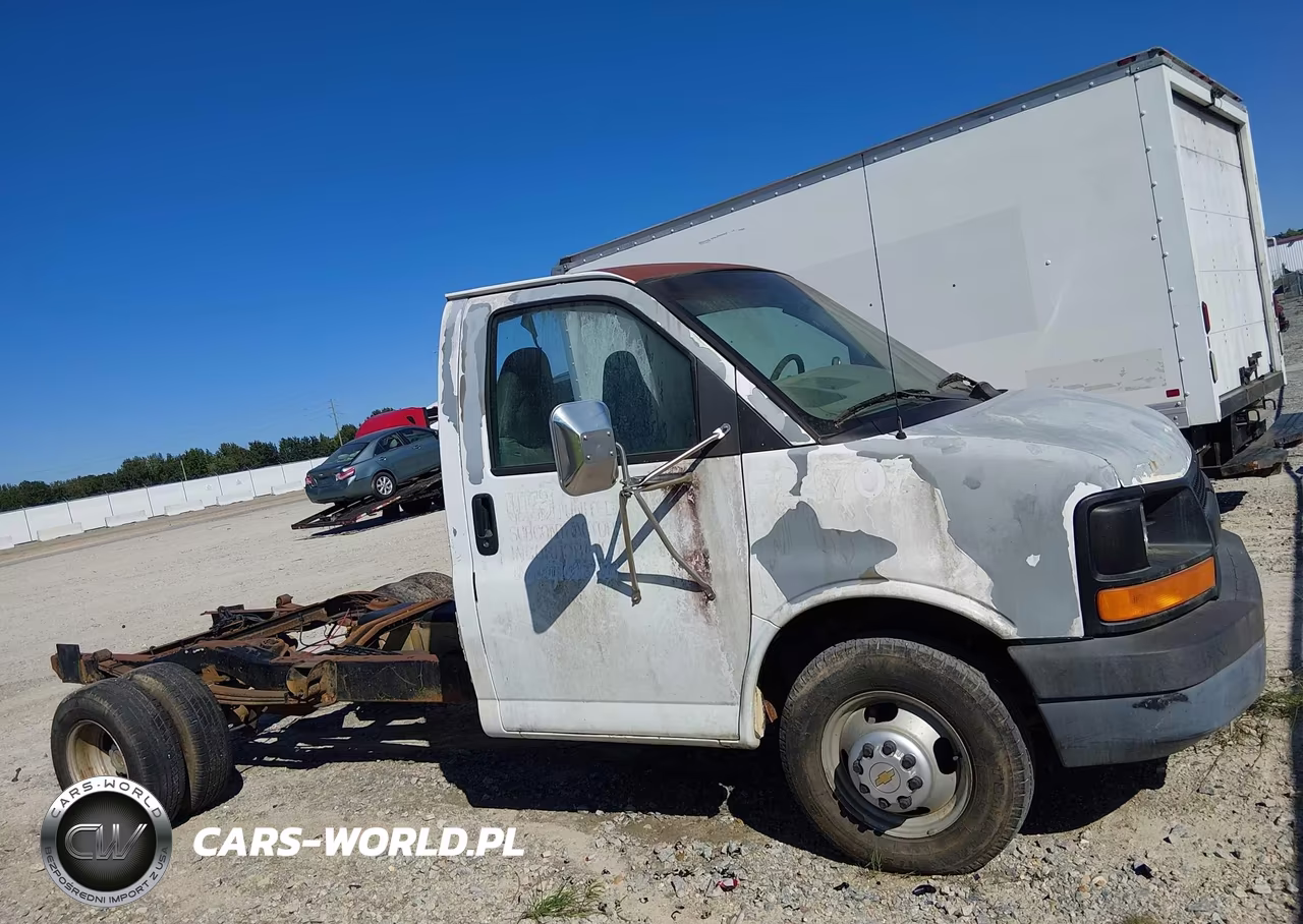 2003 Chevrolet Express Cutaway Base W-C7L-C7N VIN:1GBJG31U531206484 - 15