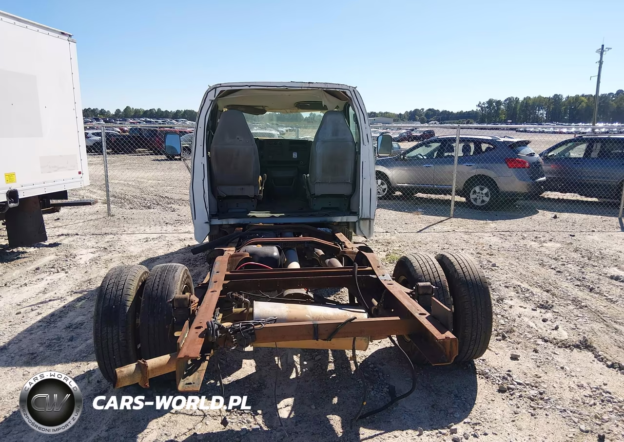 2003 Chevrolet Express Cutaway Base W-C7L-C7N VIN:1GBJG31U531206484 - 17