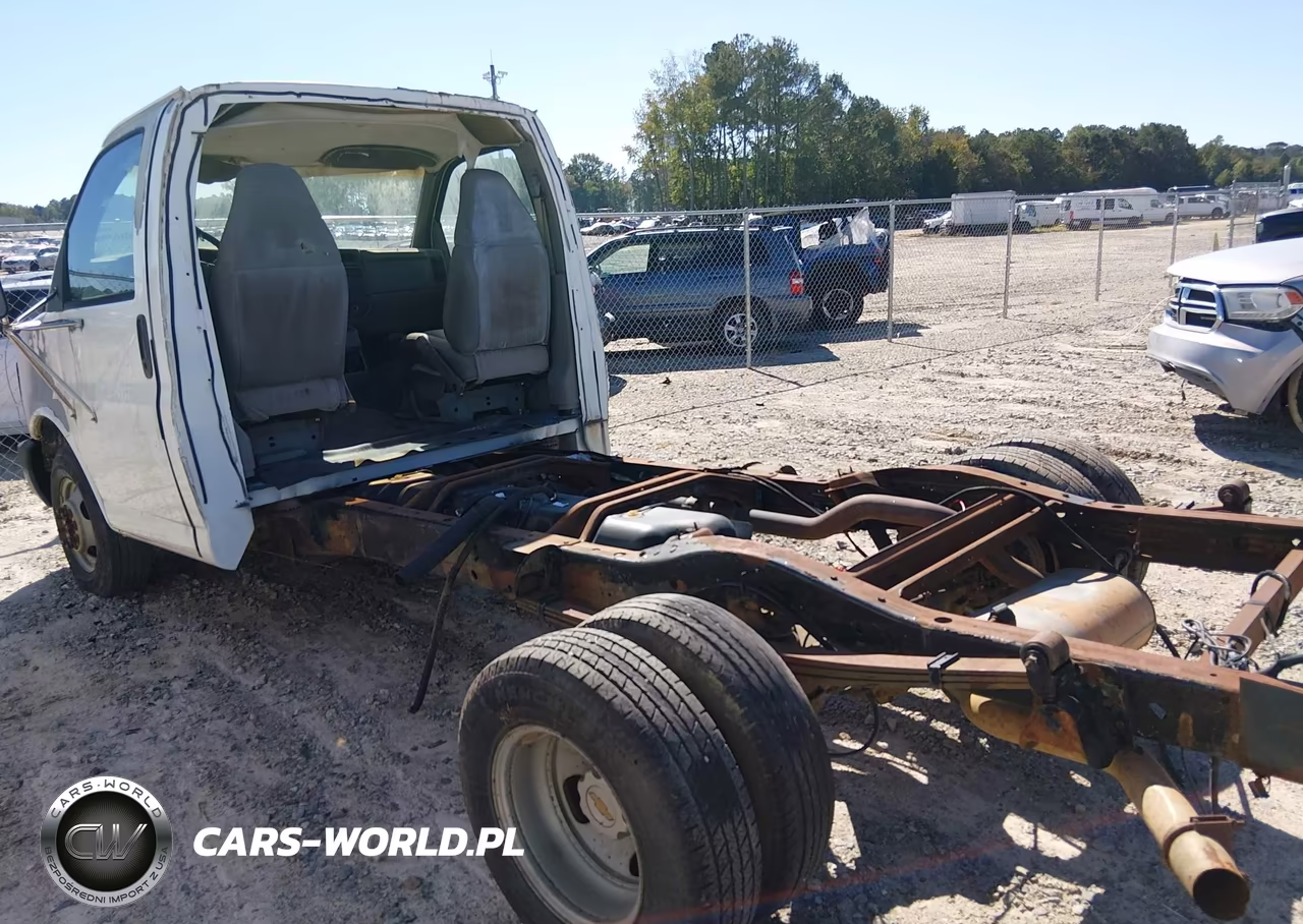 2003 Chevrolet Express Cutaway Base W-C7L-C7N VIN:1GBJG31U531206484 - 18