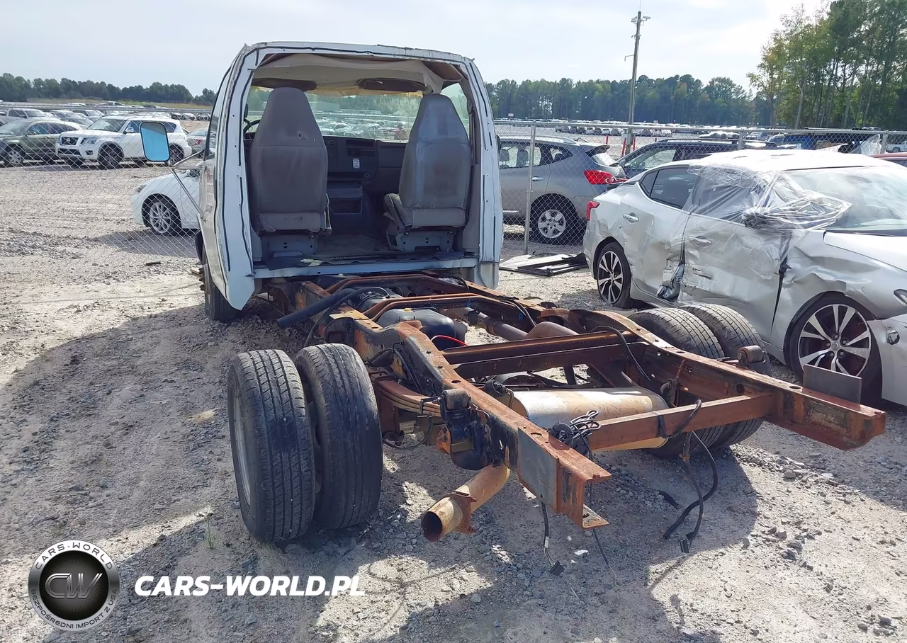 2003 Chevrolet Express Cutaway Base W-C7L-C7N VIN:1GBJG31U531206484 - 22