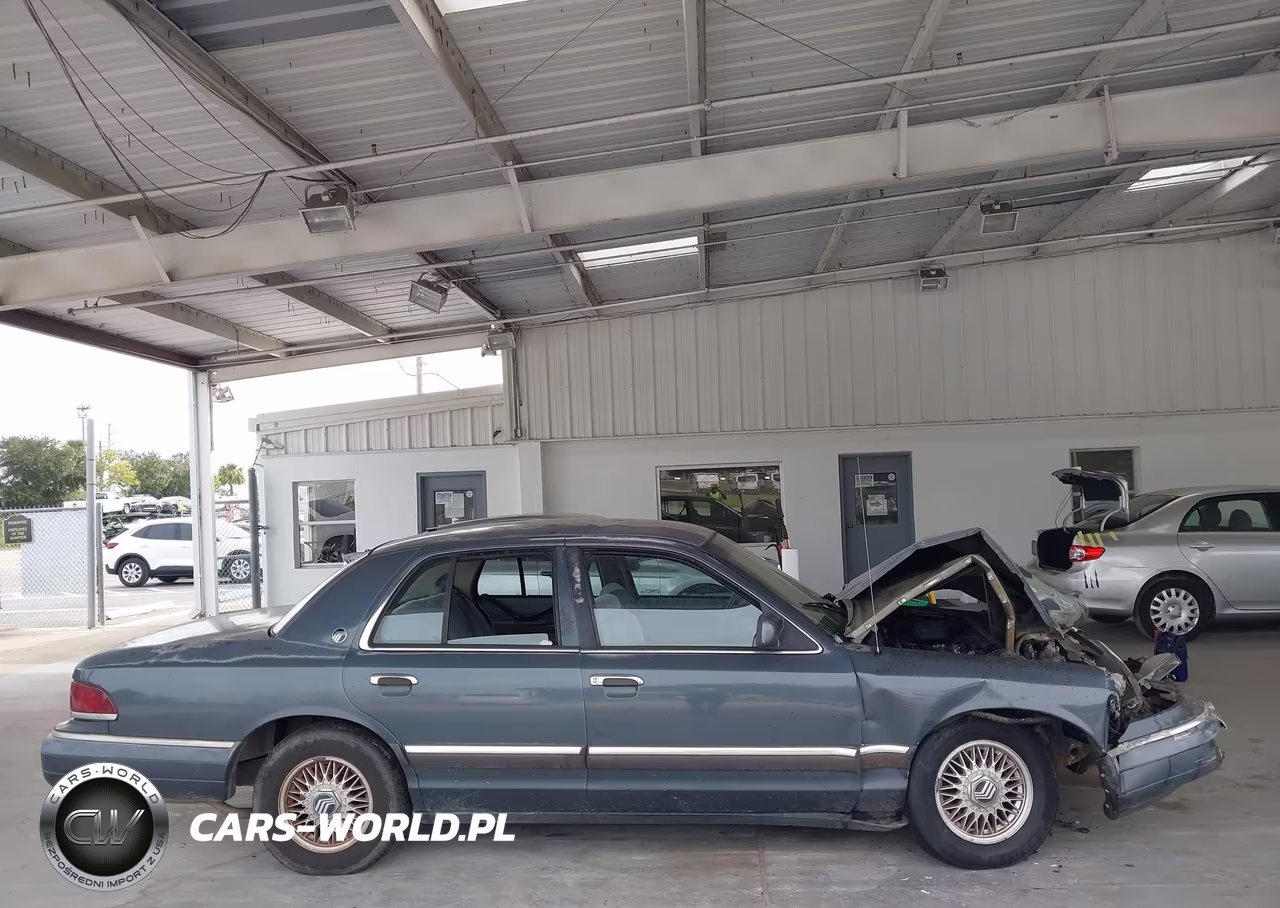 1993 Mercury Grand Marquis Gs VIN:2MELM74W0PX636789 - 13