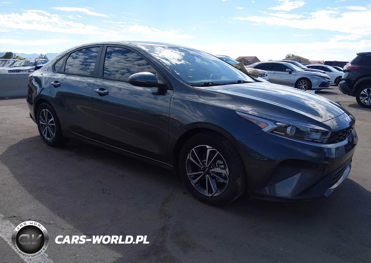 2023 Kia Forte Lxs