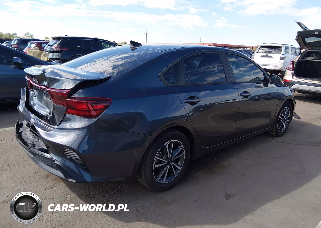2023 Kia Forte Lxs VIN:3KPF24AD4PE643272 - 4
