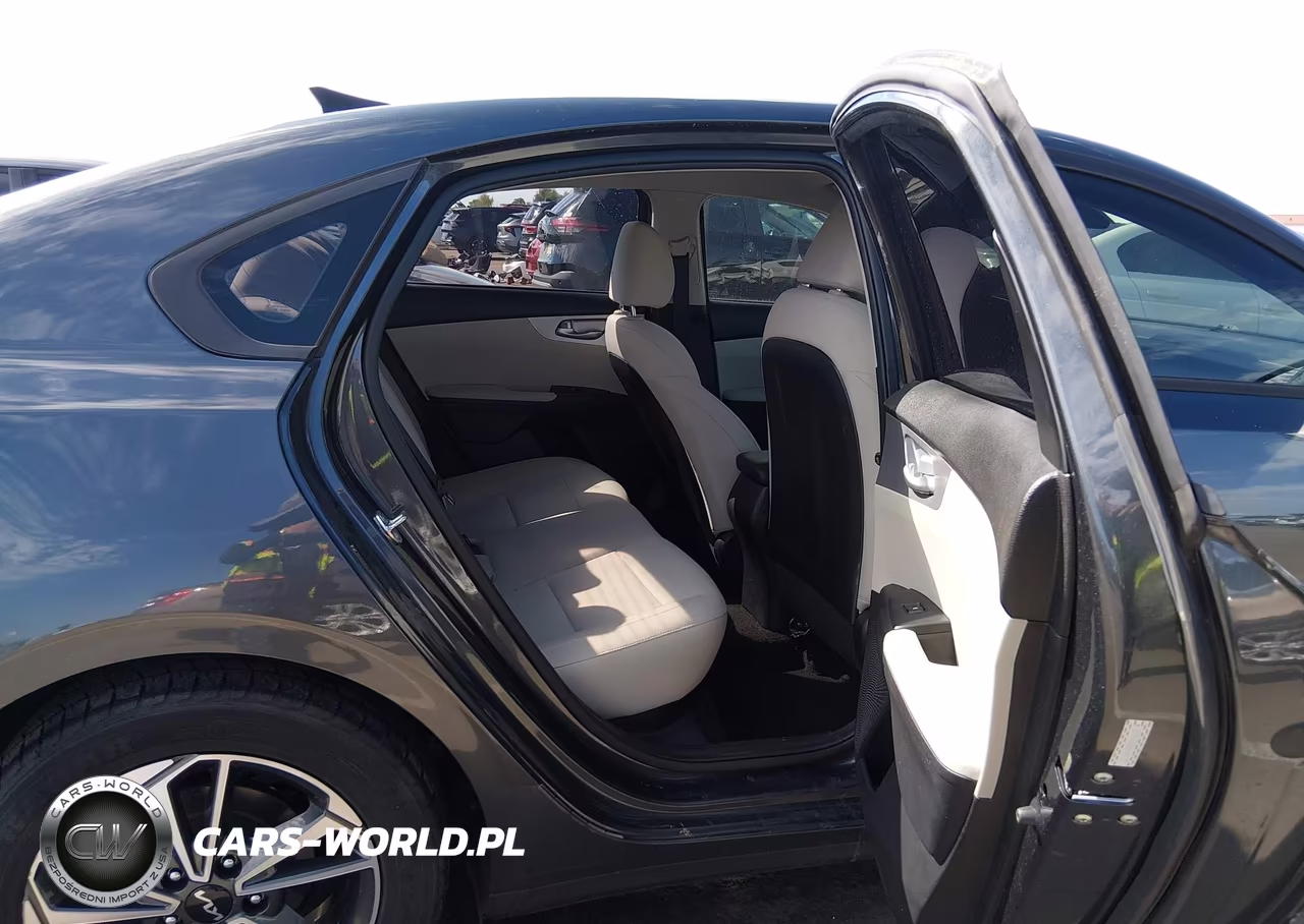 2023 Kia Forte Lxs VIN:3KPF24AD4PE643272 - 8