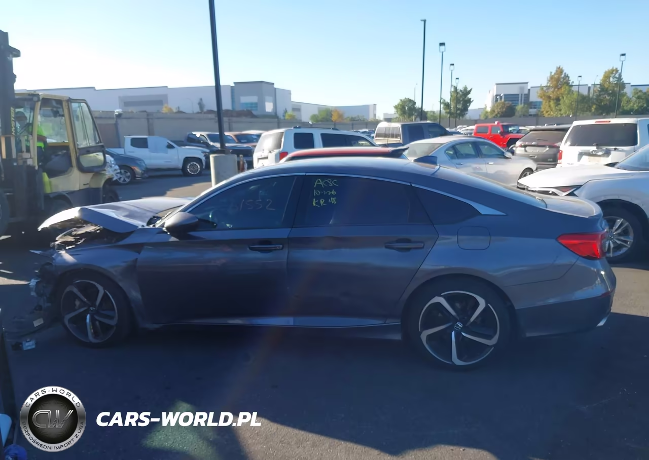 2018 Honda Accord Sport VIN:1HGCV1F3XJA228364 - 14