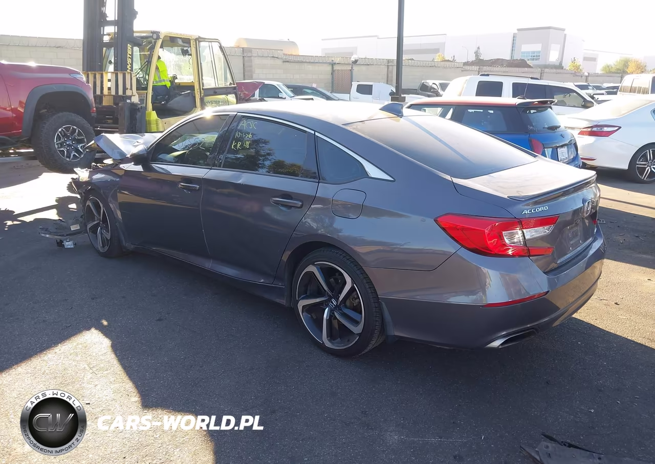 2018 Honda Accord Sport VIN:1HGCV1F3XJA228364 - 3