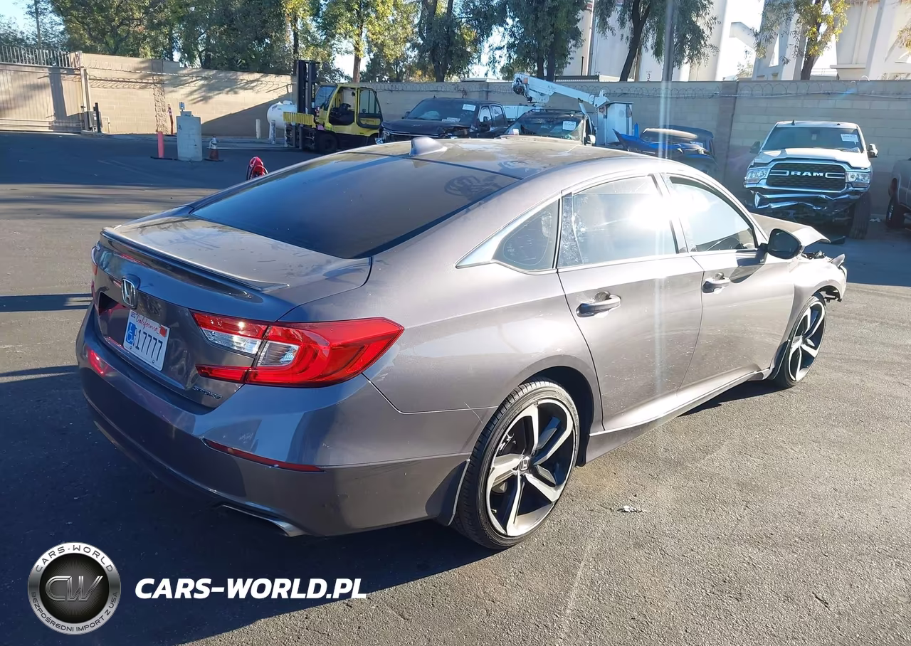 2018 Honda Accord Sport VIN:1HGCV1F3XJA228364 - 4