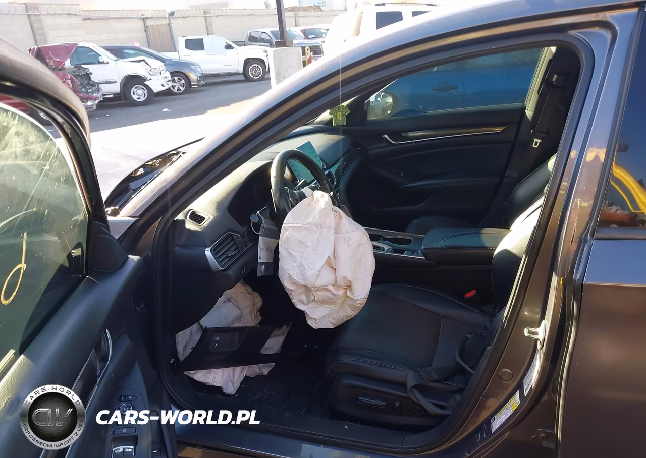 2018 Honda Accord Sport VIN:1HGCV1F3XJA228364 - 5