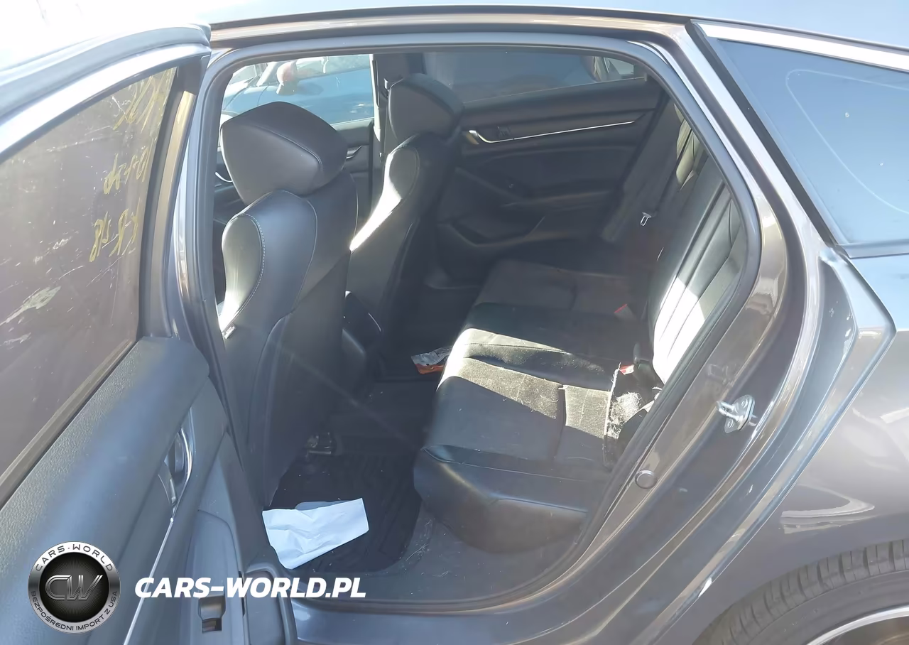 2018 Honda Accord Sport VIN:1HGCV1F3XJA228364 - 8