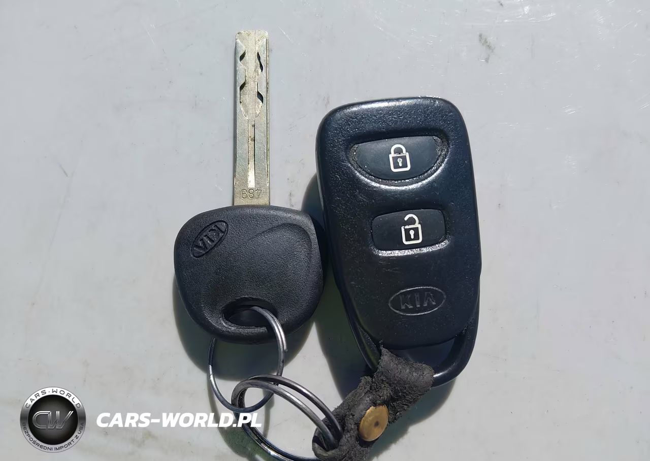 2011 Kia Sorento Lx VIN:5XYKTCA13BG017039 - 11