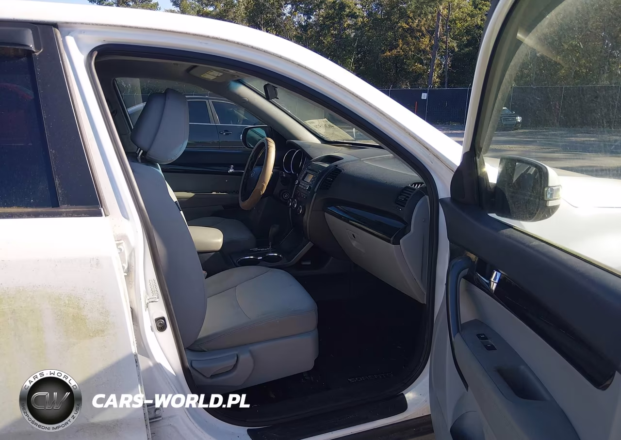 2011 Kia Sorento Lx VIN:5XYKTCA13BG017039 - 5
