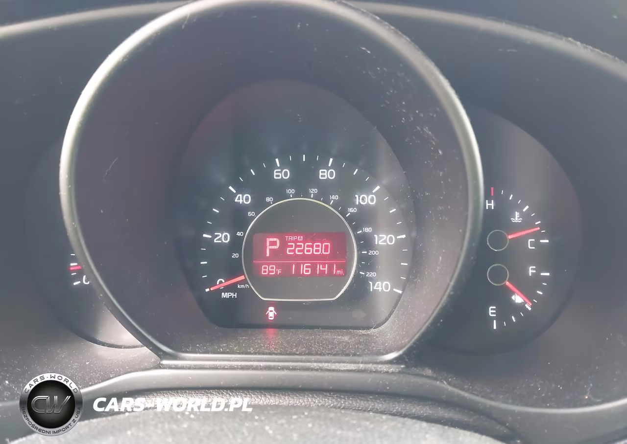 2014 Kia Soul + VIN:KNDJP3A5XE7729486 - 7