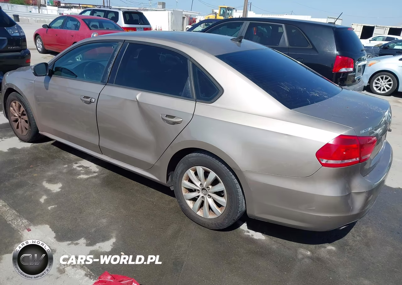 2015 Volkswagen Passat 1.8T Wolfsburg Edition VIN:1VWAT7A35FC091333 - 3