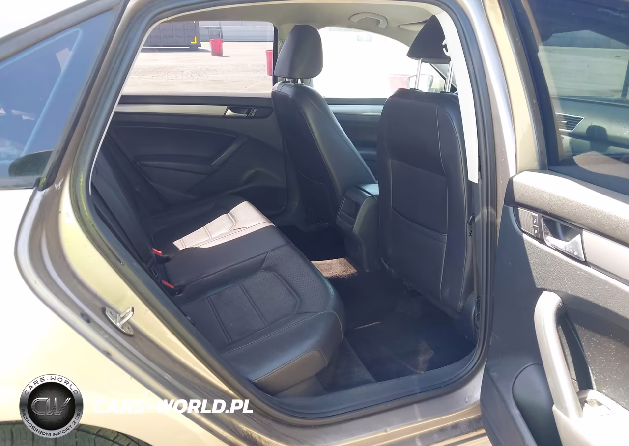 2015 Volkswagen Passat 1.8T Wolfsburg Edition VIN:1VWAT7A35FC091333 - 8