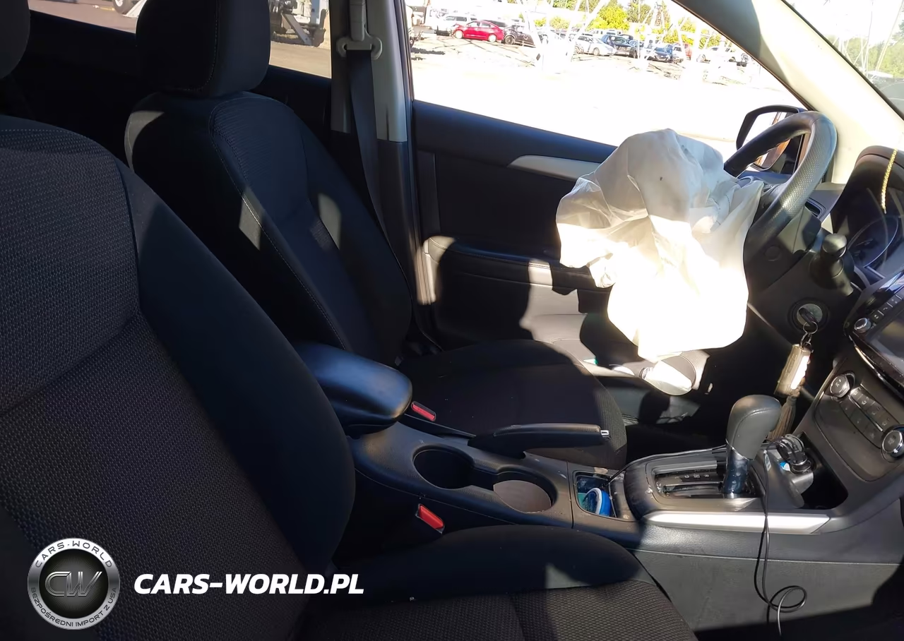 2019 Nissan Sentra S VIN:3N1AB7AP3KY384788 - 5
